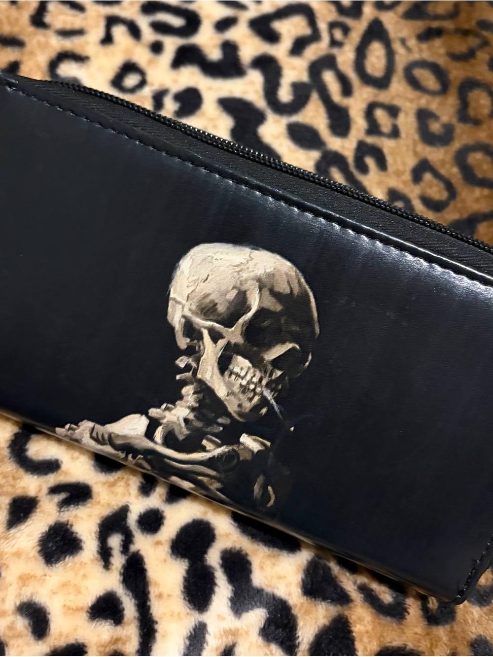 Vincent van Gogh - Skull with Burning Cigarette Wallet - Picture 4 of 6